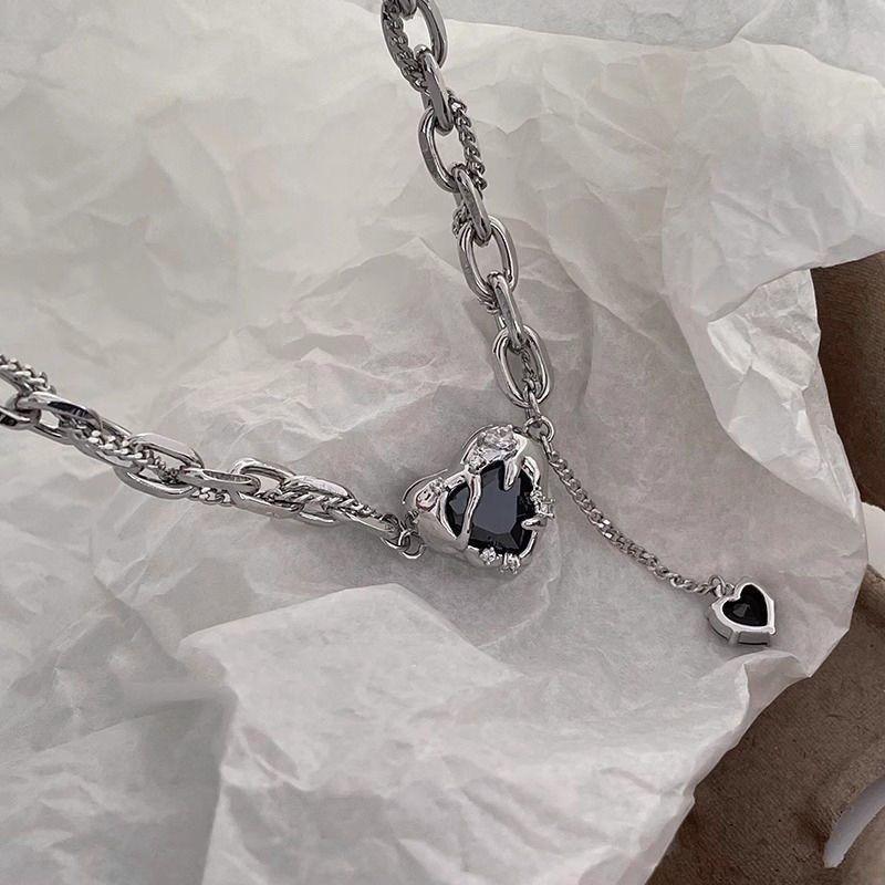 Lava Black Love Necklace Women's Sweet Cool Versatile Personality Sweater Chain High Design Personality Sweater Chain Men