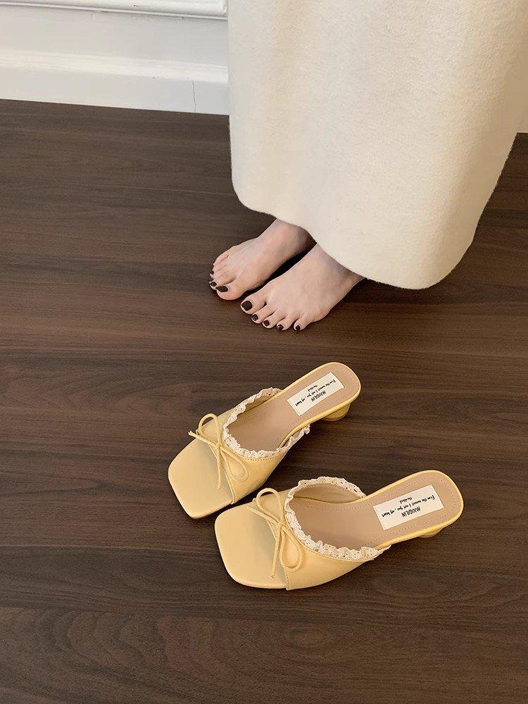 French Elegant Lace Edge One-word Drag Woman 2025 New Korean Version Square Head Bow Outside Wearing Thick Heel Cool Slippers