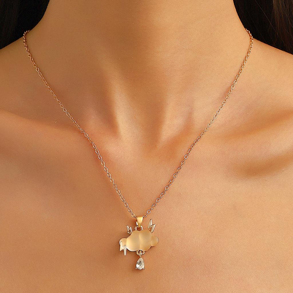 2026 Blitzwolke Nischen-Halskette Kreativer Design-Sinn Mikro-eingelegter Zirkon Weiße Wolke Wassertropfen Temperament Vielseitige Schlüsselbeinkette