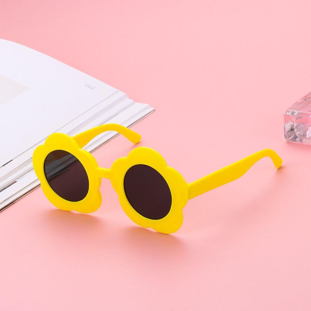 Trendy Funny Pineapple Sunglasses Fruit Design Beach Photo Glasses  for Women & Men