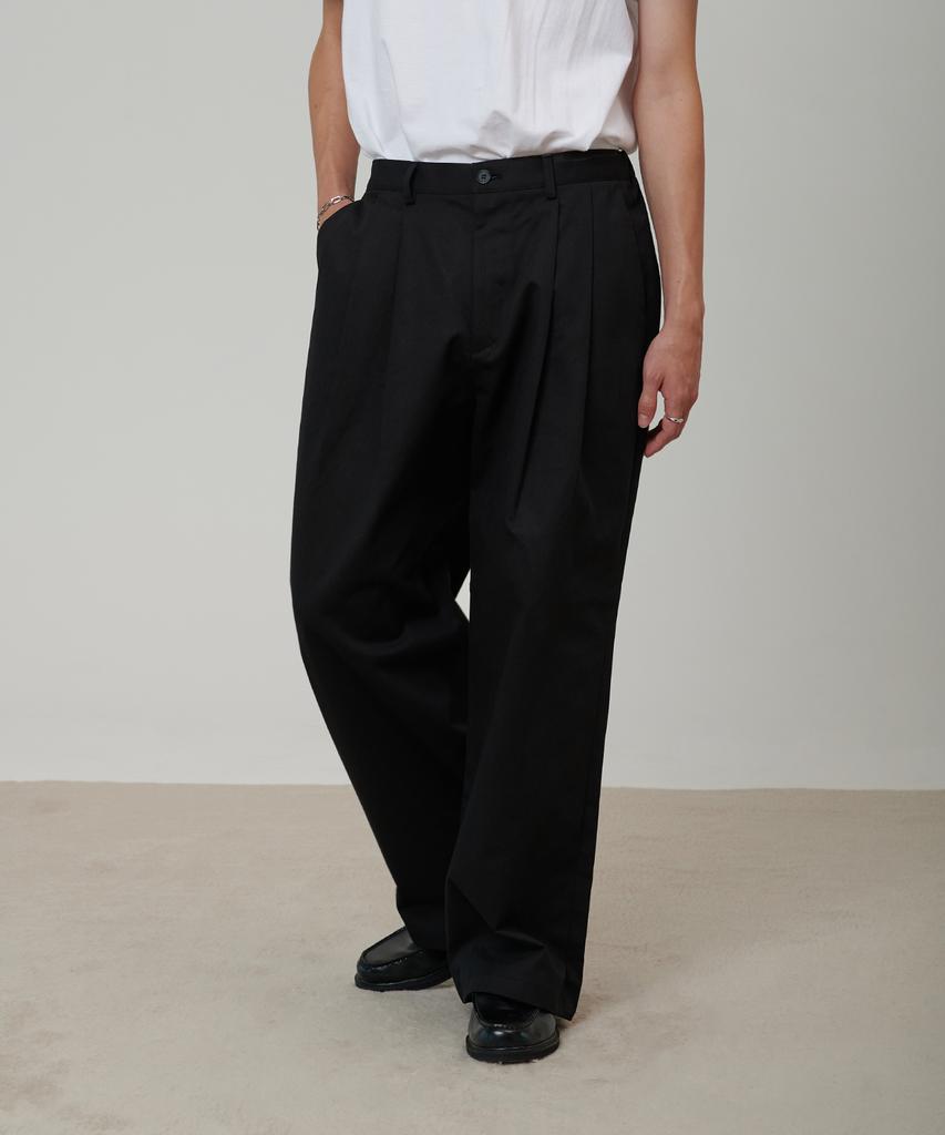PINBLACK (Men) Classic Cotton Double-Pleat Chino Pants Black