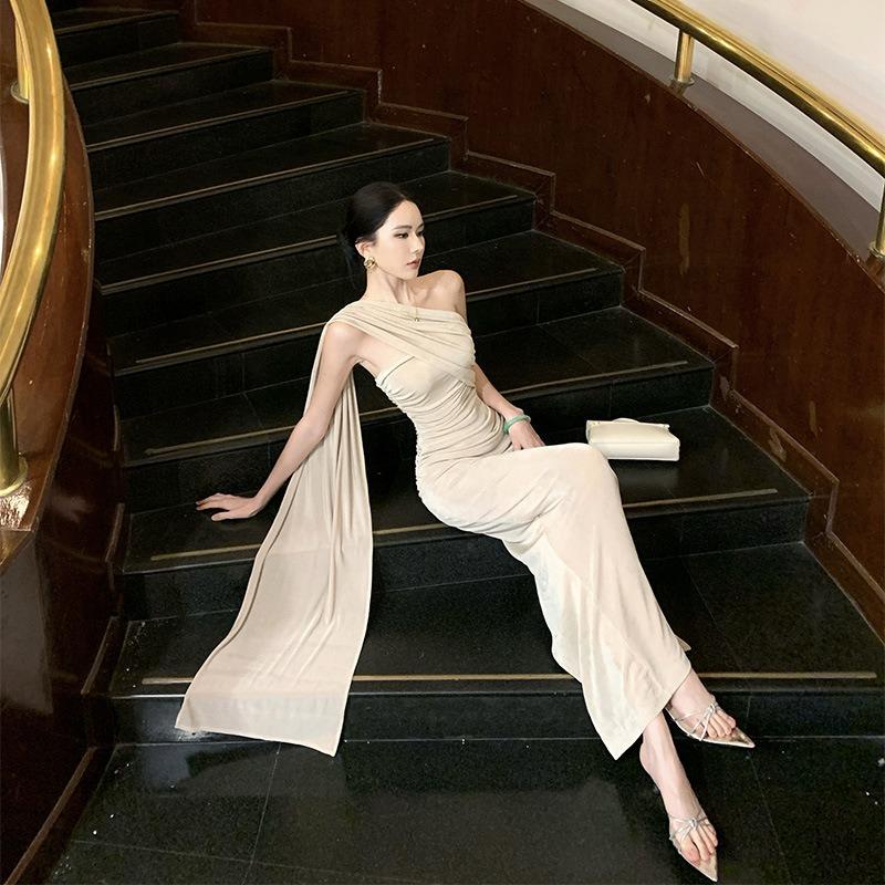 Seaside Vacation Streamer Slanted Shoulder Dress Women's Summer Slim and Thin Sexy Backless Hip Dress Long Dress