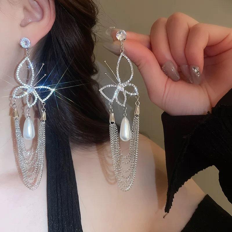 Brincos da Moda Exquisitos com Borla Longa: Elegante, Brilhante e Versátil para Mulheres