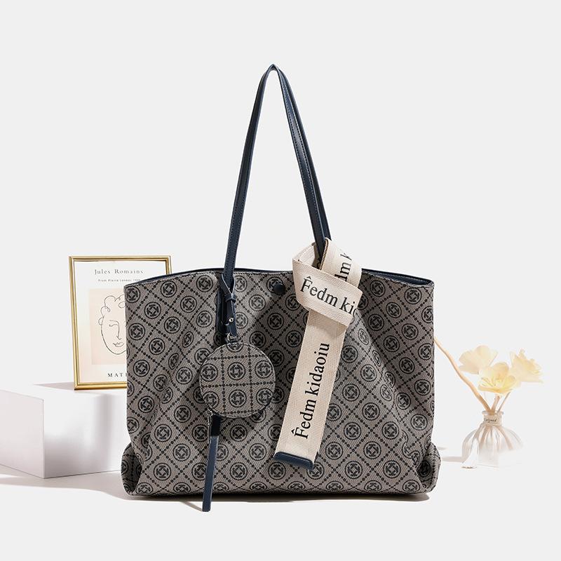 

Autumn And Winter Bags, Large-Capacity Commuter Bags, Women S Niche Design, Tote Bags, Shoulder Bags. синій
