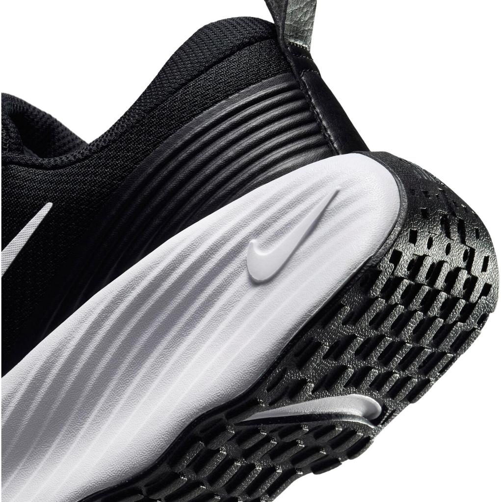 Nike Promina Black and White Fitness Sneakers