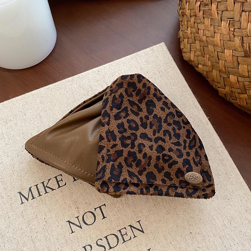 Leopard Print Triangular Hair Clip: High-End Retro Leather & Fabric Hair Accessory for Women