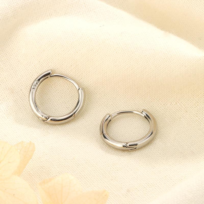 Minimalist Plain Hoop Earrings For Women High End Cartilage Studs Niche Design Ear Care Circle Ear Buckle Jewelry