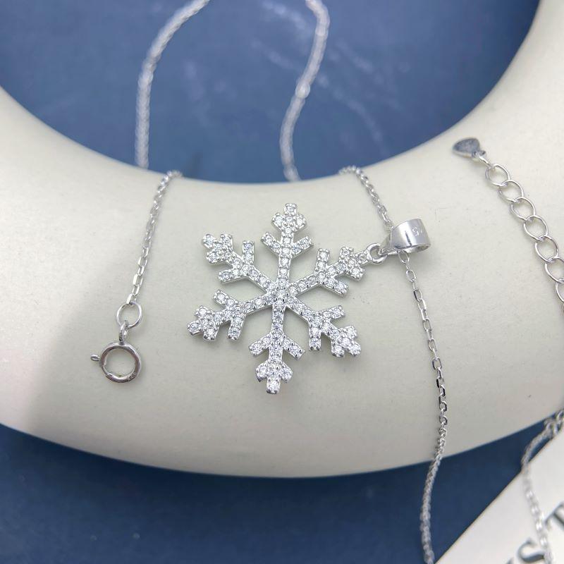 Elegante S925 Silber Schneeflocken-Anhänger Halskette mit Zirkonia-Einlage