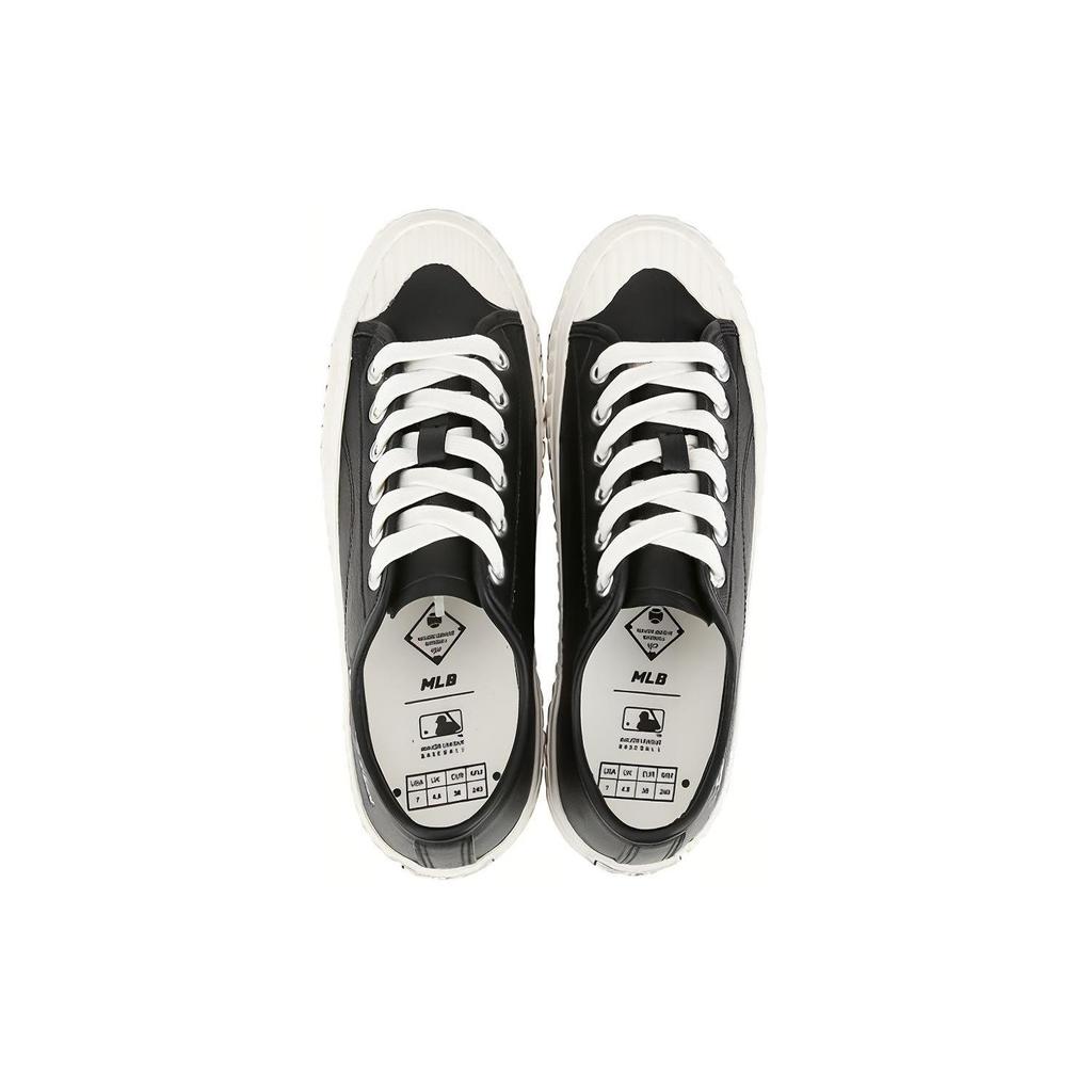 MLB Playball New York Yankees Canvas Slip Resistant Abrasion Resistant Low top Skateboard Shoes Unisex Black 32SHP3911-50L