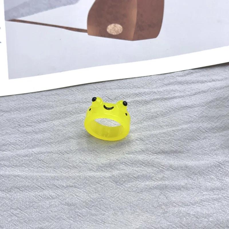2026 Glow In The Dark Cute Frog Rings Lover Resin Acrylic Ring for Women Girls Couple Luminous Ring Summer Animal Jewelry Gift