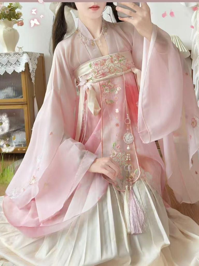 Nouveau Hanfu Dynastie Tang pour Femmes 2026: Ensemble jupe plissée et manches d'eau brodées Qi-Xiong pour un port quotidien Printemps/Été