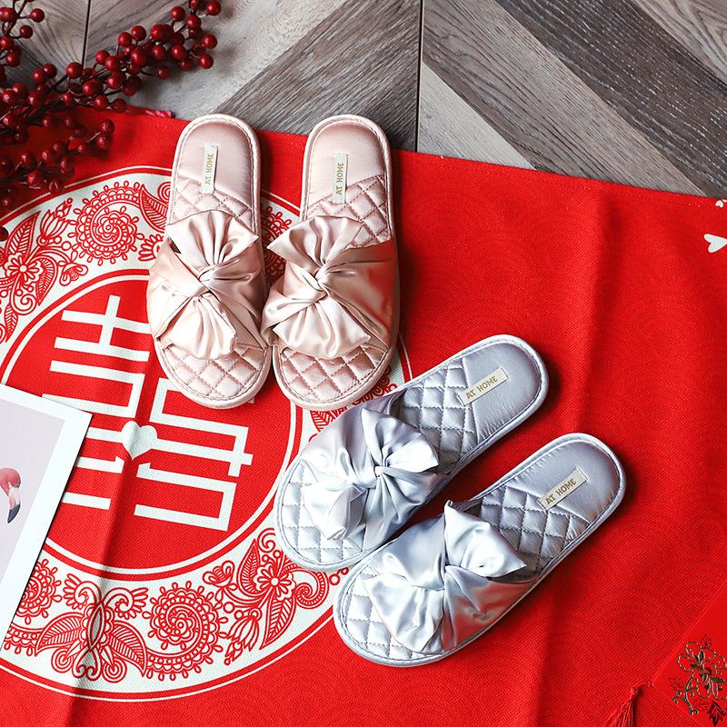 Four Seasons Wedding Slippers A Pair of Women's New Spring and Autumn Festive Red Silk Dowry Non-slip Home Slippers