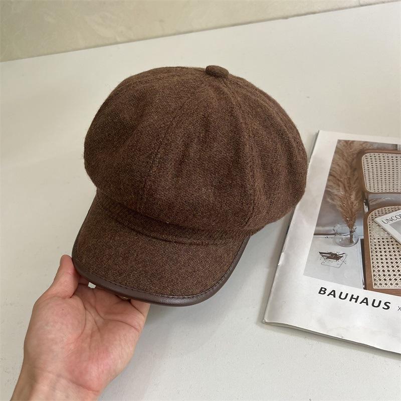 

Осенне-зимняя шерстяная ретро шапка-звездочка женская простая однотонная повседневная универсальная литературная и художественная газетная детская шапка M（56-58cm） темно-коричневого