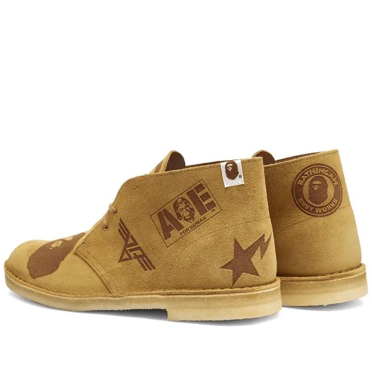 26149861 A BATHING APE Clarks Desert Boot Beige Oak Embossed (Men's)