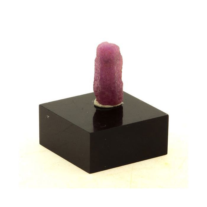 Pierres et Minéraux. Rubis. 6.8 ct. Kiteto District, Manyara Region, Tanzanie.