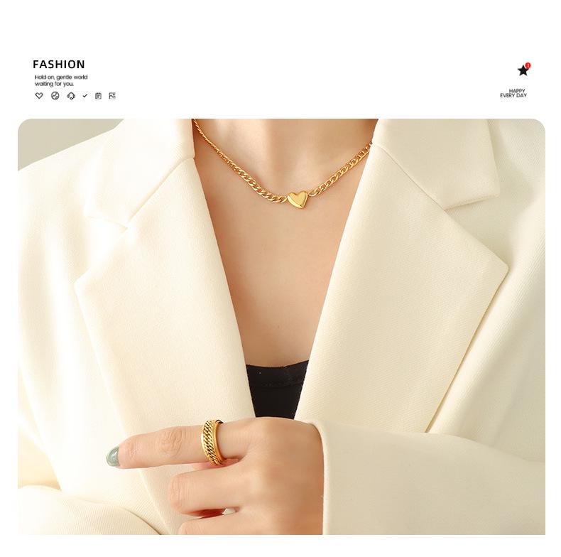 18K Gold Clavicle Chain Pendant Necklace - Trendy European & American Titanium Steel Jewelry for Women