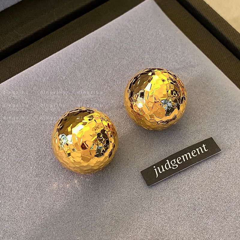 Gold Mush Ice Flash Semisphere Earrings Female Accessible Luxury Fancy Elegant Earrings Fashion Retro Heavy Industry Golden Earrings Gold