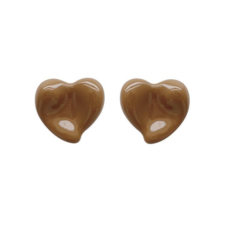 Niche design sense simple love stud earrings women's new s111 silver needle simple and gentle peach heart earrings versatile earrings