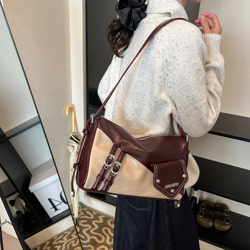 Autumn and winter retro niche underarm bag women's bags2025 new contrasting color pillow bag simple large-capacity messenger bag