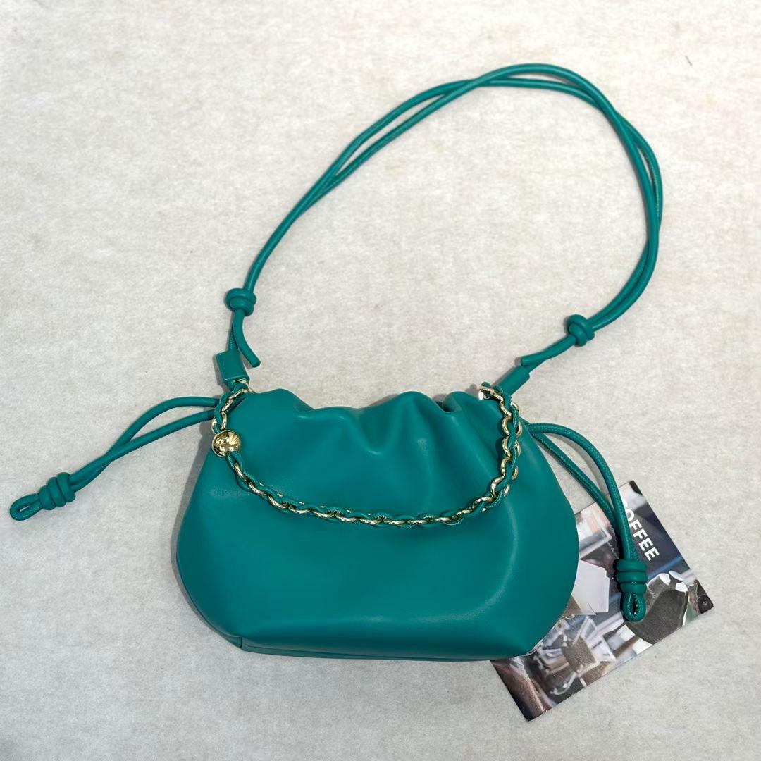 

New leather drawstring lucky bag fashion trend pleated cloud bag small cute messenger bag celebrity bucket bag length 23xthickness 5xheight 17cm