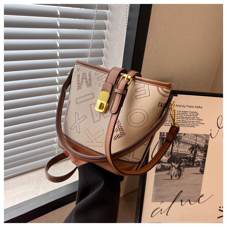 

Popular bags women s new autumn and winter retro niche messenger bags bucket bags