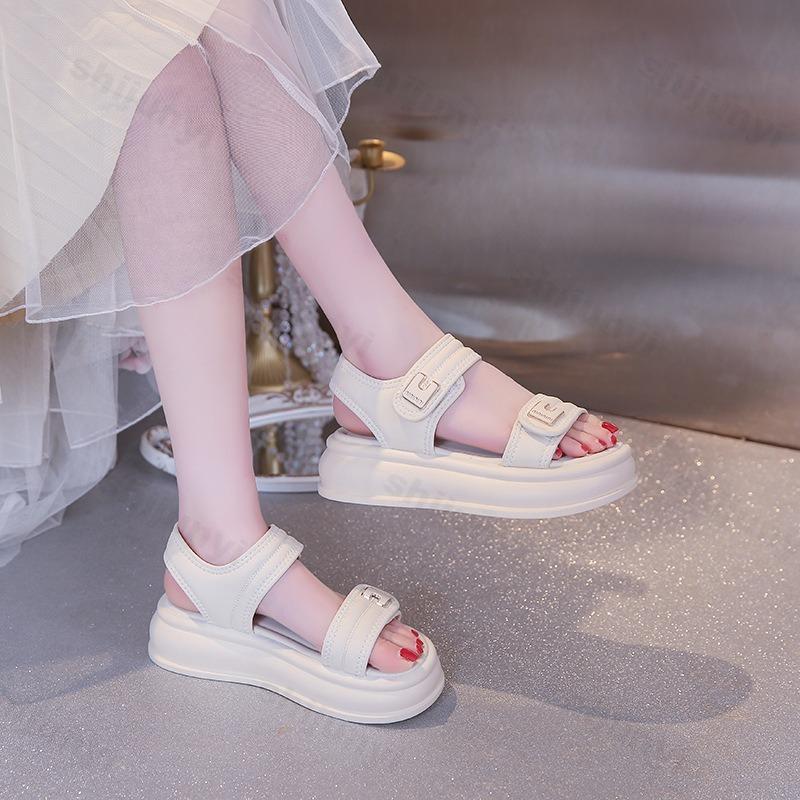 Damsportssandaler Sommar 2025 Nytt Mode Casual Platta Sandaler Damer Bekväma Utomhus Plattforms-Strandsandaler Grossist
