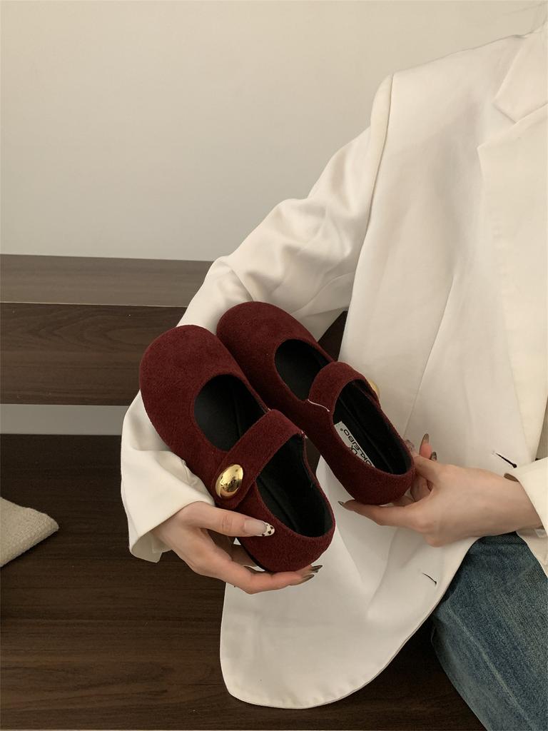 Retro Mori one-word buckle with grandma shoes for women's 2025 new cute round head Mary Jane flat shoes