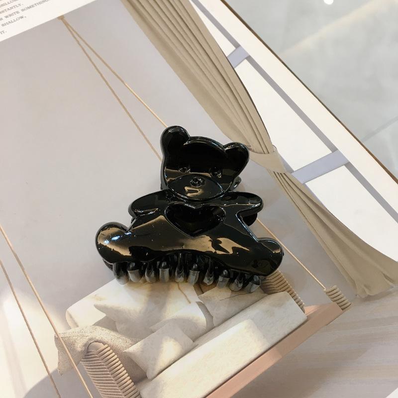 Beautifully Plastic Crafted Hair Claw Clips With Elegant Shapes And Vibrant Colors For Every Hairstyle Needs