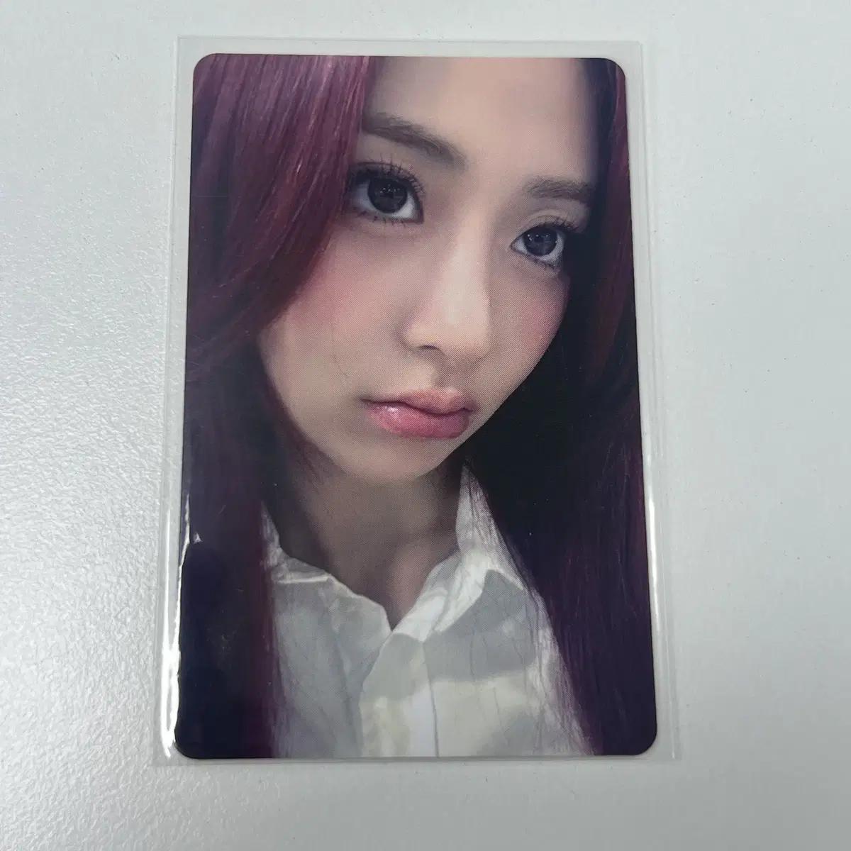 

Le Sserafim Huh Yunjin Fanmeeting Pianada Photocard
