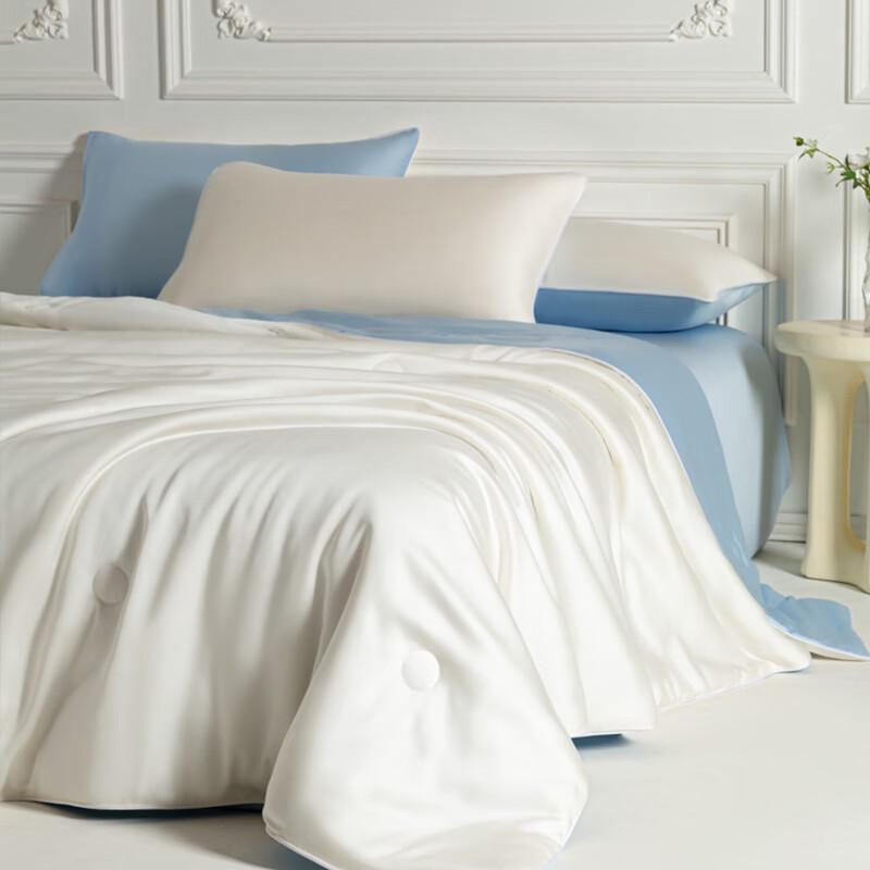 Hongdou Class A Ice Silk Summer Quilt 4-Piece Set