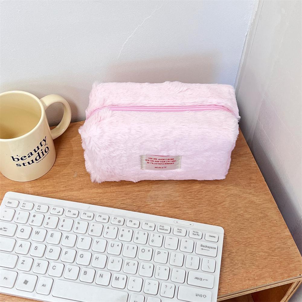 

Плюшевая косметичка в корейском стиле — большая, портативная, простая конструкция для средств по уходу за кожей и туалетных принадлежностей розовый