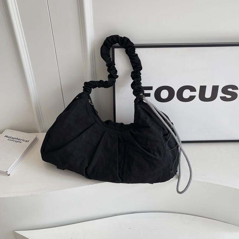 

OLOMM Yoga & Fitness Duffel Bag