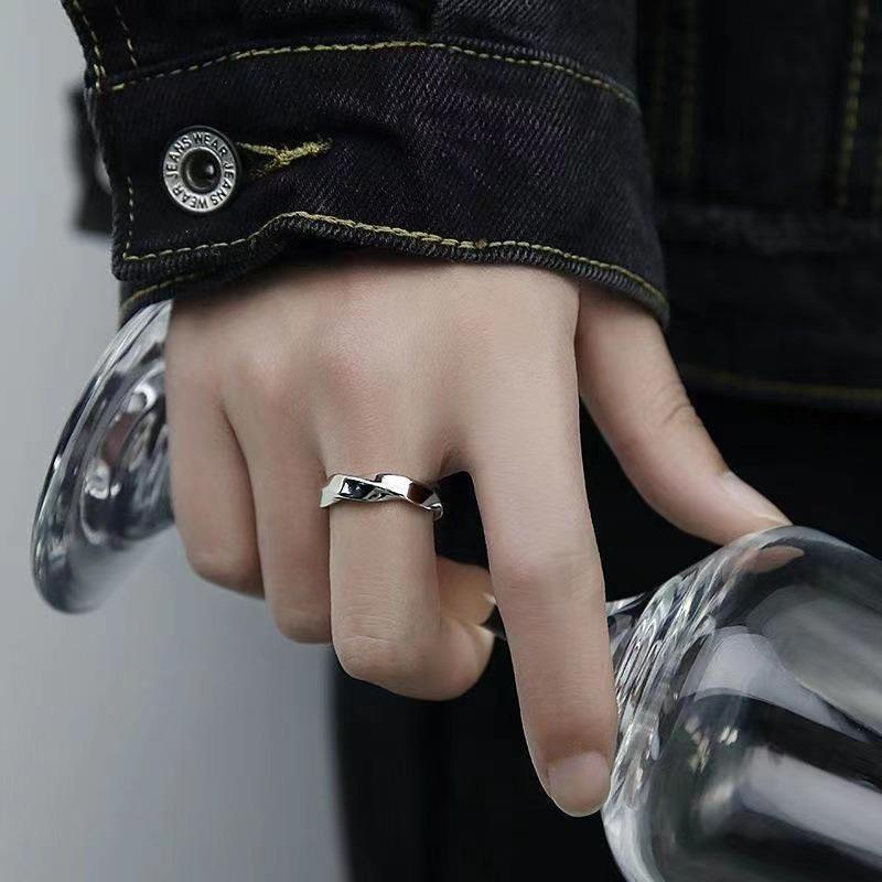 Classic Simple Mobius Couple Rings for Women Men Personality Silver Color Stainless Steel Finger Party Jewelry Gift Colorfast