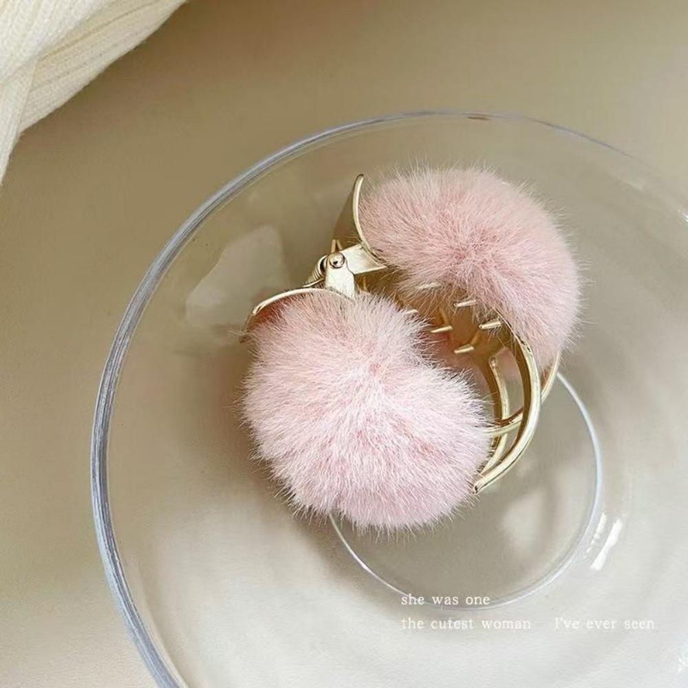 

1 Piece Plush Semi-Circle Metal Claw Clip, Sweet Cute Style, Suitable for Daily Hair Tying / Styling / Gift or Personal Use