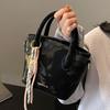 Spring Hot Sale Niche Design Premium Texture Portable Bucket Bag Korean Version Casual Commuting Foreign Style Messenger Women's Bag