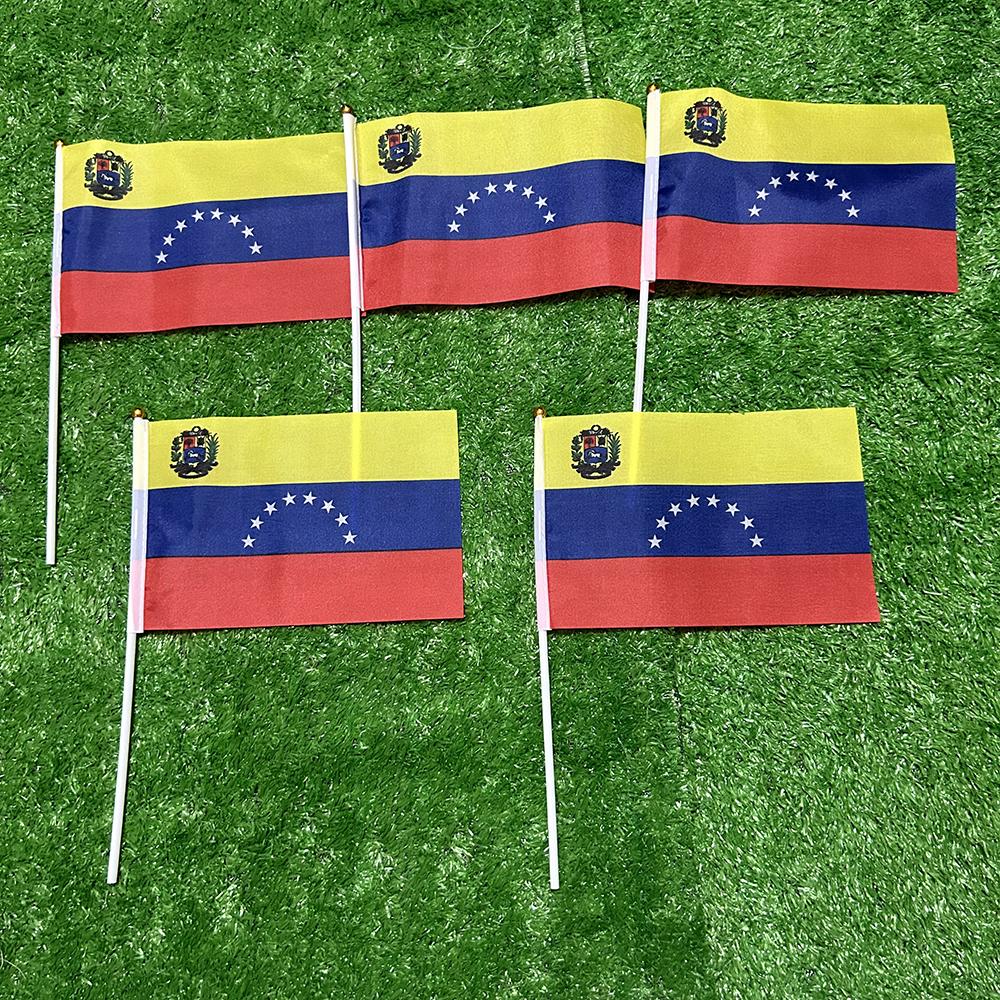 SKY FLAG Bandiera Nazionale del Venezuela 21*14cm Bandiere del Venezuela da Agitare a Mano con Asta di Plastica per Attività Sportive Decorazione per la Casa