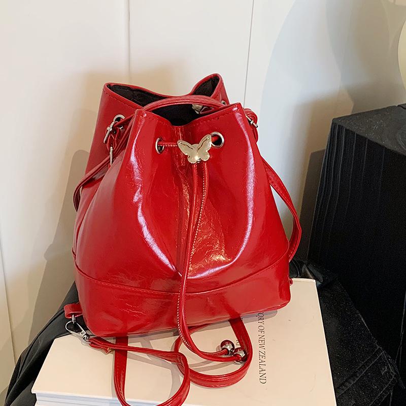 

Высококлассная нишевая сумка Женский новый рюкзак Модная сумка-ведро Одноплечевой для работы Личный рюкзак Женский