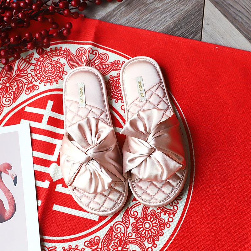 Four Seasons Wedding Slippers A Pair of Women's New Spring and Autumn Festive Red Silk Dowry Non-slip Home Slippers