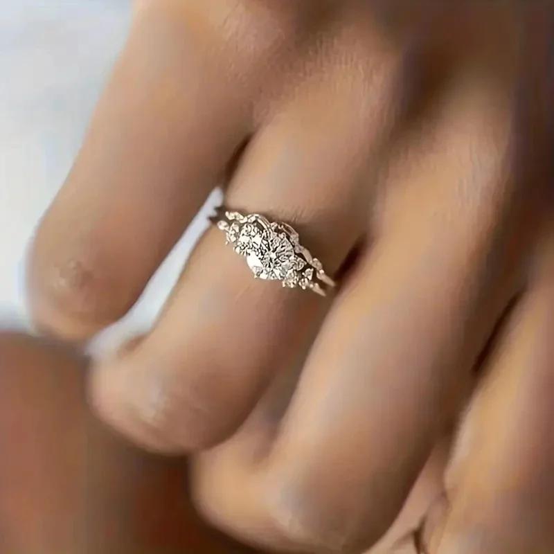 Brilliant 2Pcs Rings Set with Sparkling Cubic Zirconia Charming Elegant Temperament Wedding Jewelry Chic Lady Accessories