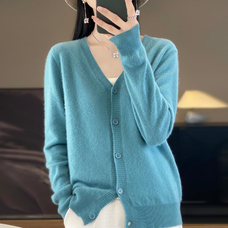 DAFIFY Women's Fashion Casual Fall Winter Solid Color Print Long Sleeve V-Neck Sweaters