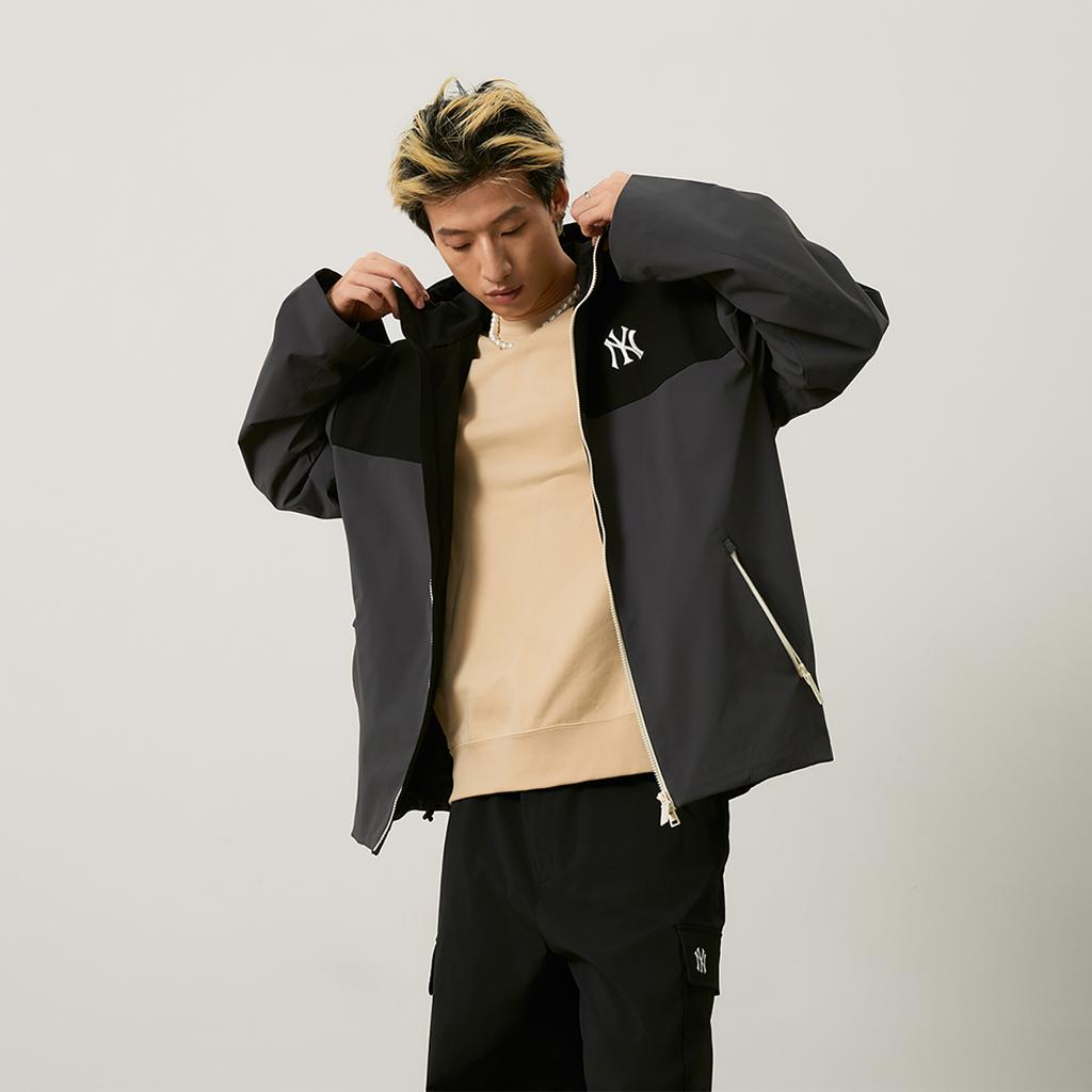 New MLB New York Yankees Basic Collection 24FW Windproof Jacket Unisex Charcoal Gray 3AWJB0344-50CGS