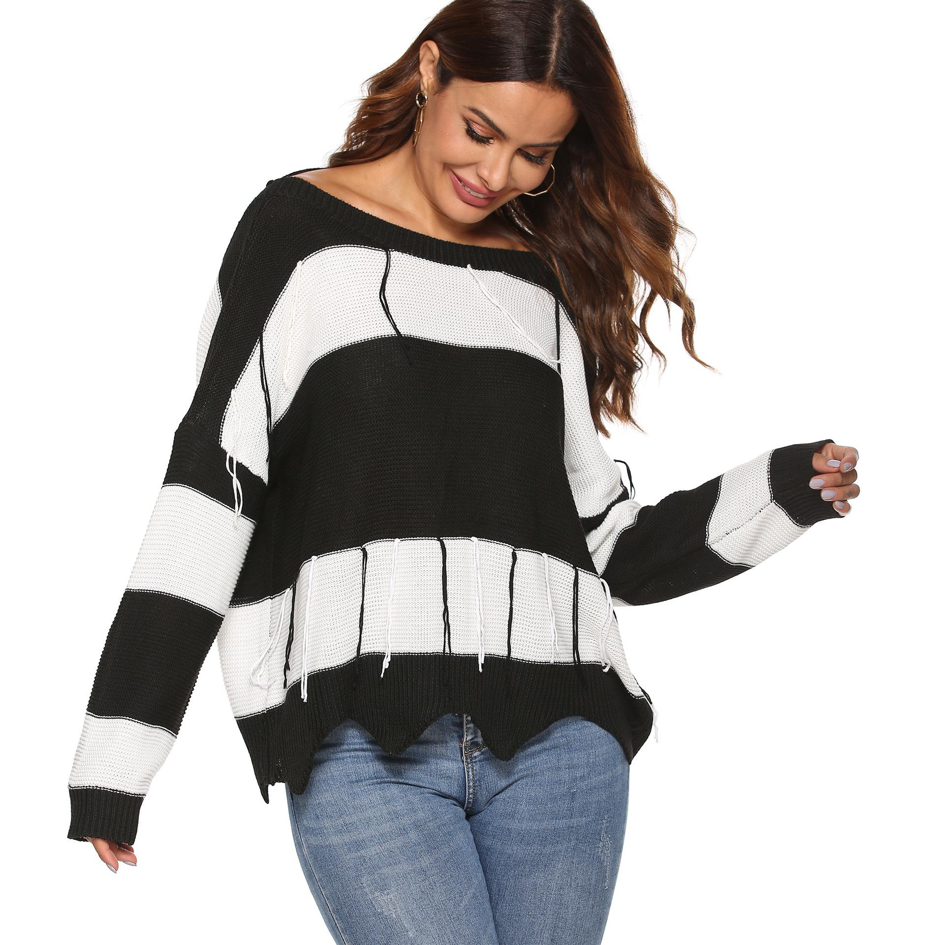 Женский осенне-зимний сексуальный свитер с открытой спиной в черно-белую полоску — фото 4