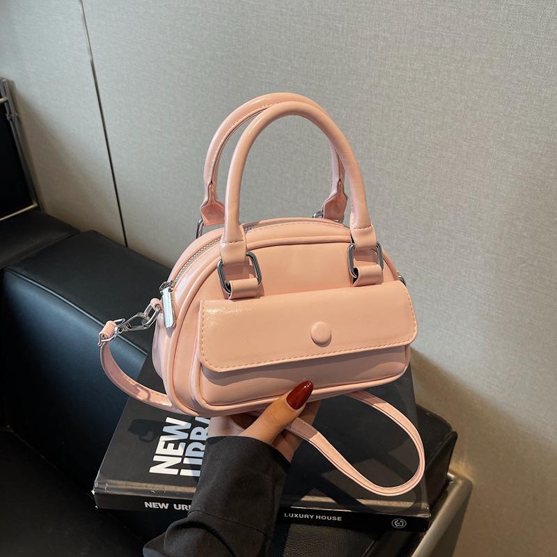 Premium Bowling Bag 2025 Summer New Fashion Trend Shoulder Messenger Bag Niche Design Portable Women's Bag