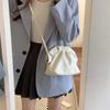 Torebki w kształcie chmurek z falbankami Torebki w stylu koreańskim, świeże i piękne, z niszowym wzorem Torebki na jedno ramię typu crossbody, plisowane, w kształcie pierożków