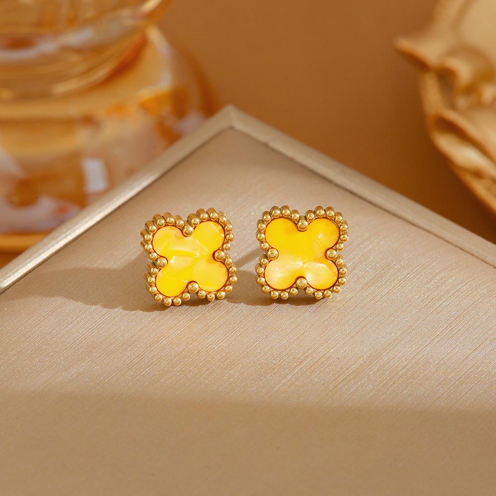 Stunning Four-Leaf Clover Titanium Steel Earrings - Fade-Free, Fashionable, Simple, Versatile, and High-End Mother-of-Pearl Jewelry