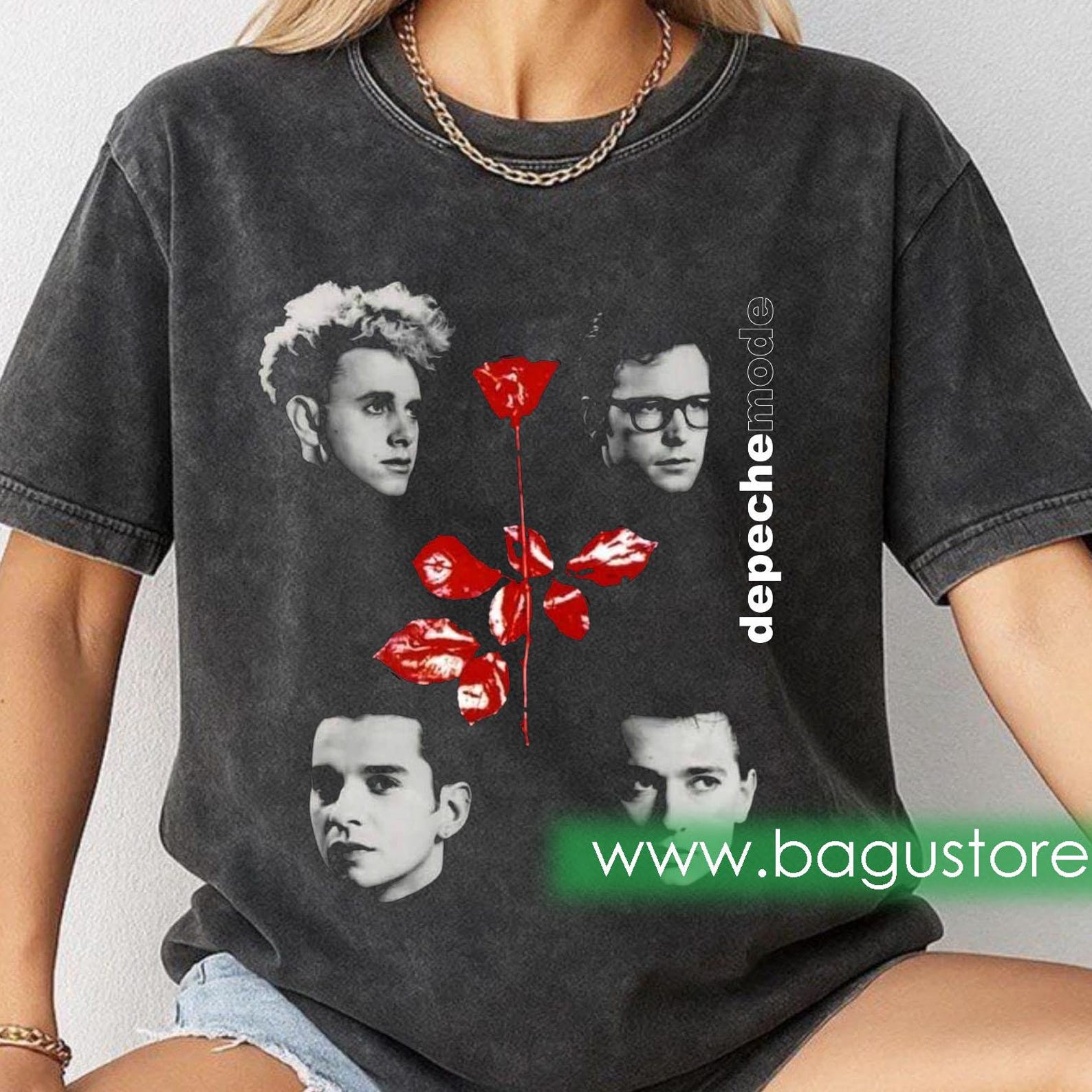 Band Portrait with Red Rose T shirt | Retro Music Tee M