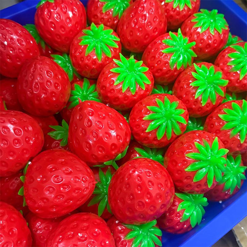 Simulation Strawberry Crunchy Stress Ball Pinching Toy Reduce Stress Slow Rebound Soft Fruit Shape Pinch Toy Sensory Toy Gifts