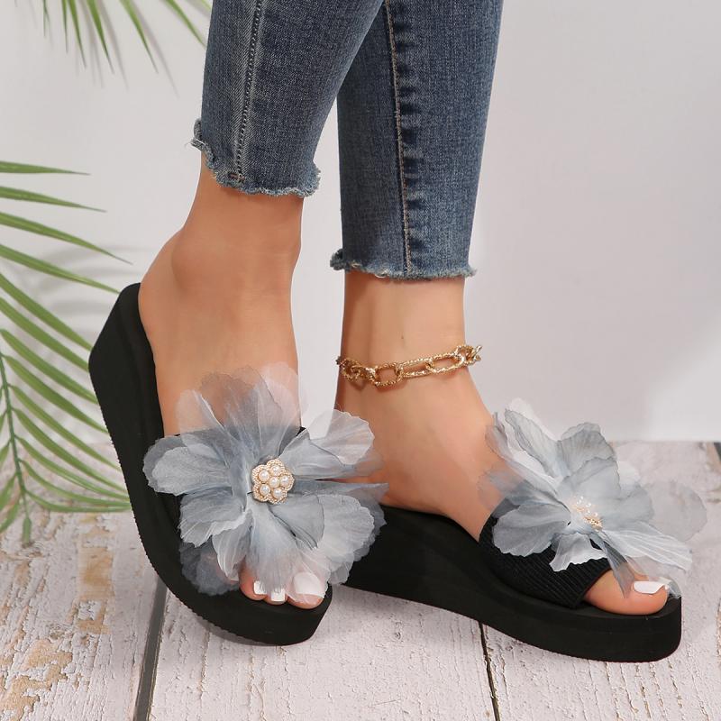 Fashion Lace Flower Decoration Beach Slides Women 2025 Summer Pearl Decoration Bohemia Wedge Heels Slippers Comfortable Non Slip Shoes