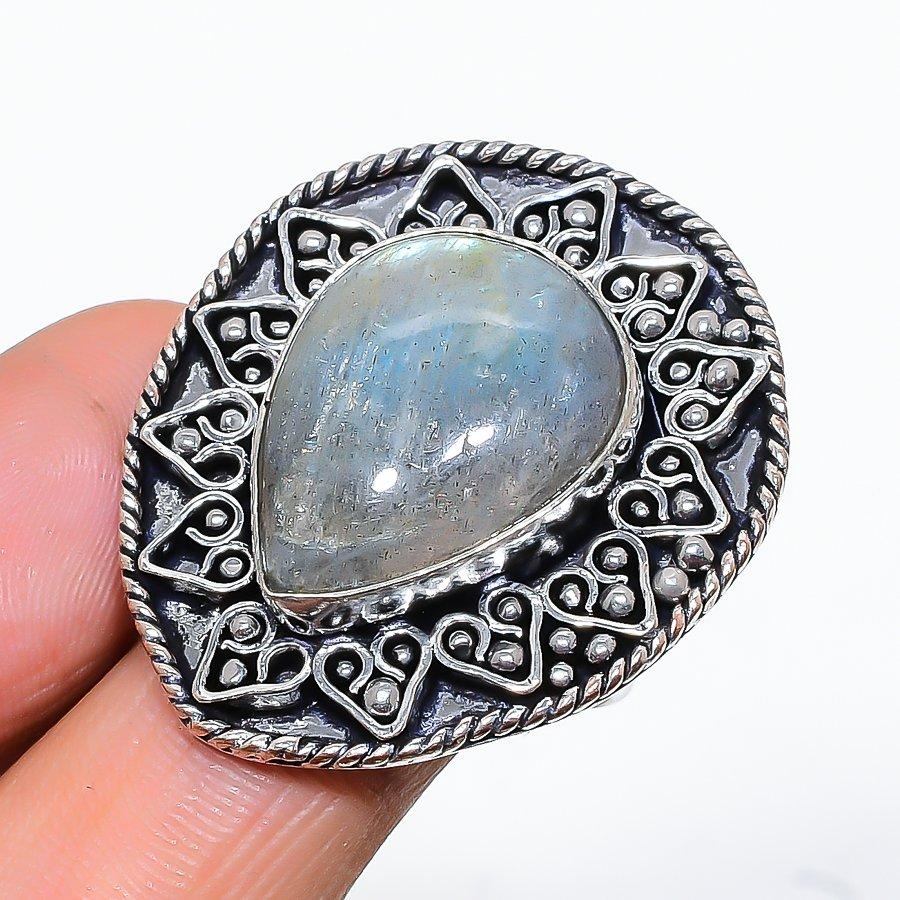 

Кольцо из серебра 925 пробы с натуральным лабрадоритом ручной работы, размер 8,5 W8u70