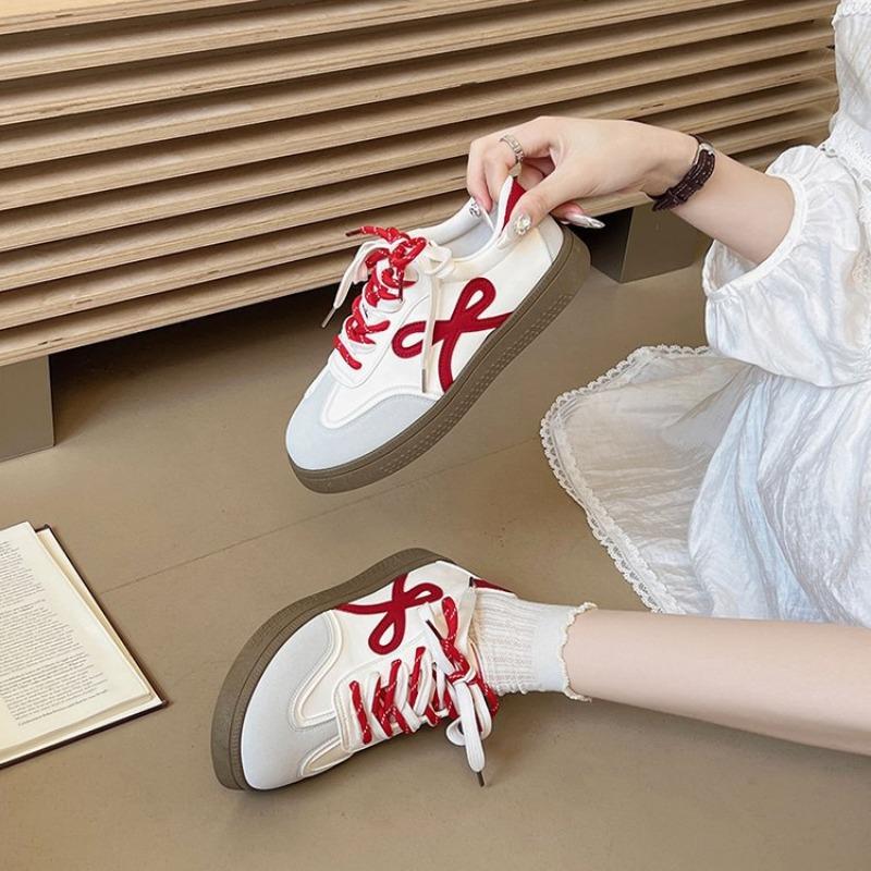 Paar Schnürsenkel trendige Damenschuhe neue Farbabstimmung vielseitige Sportschuhe große Größe lässig